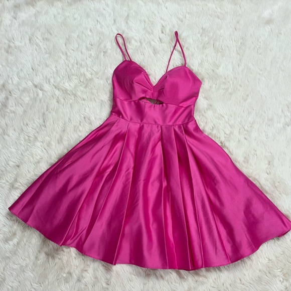 BLONDIE NITES Pink Cutout-Detail Satin A-Line Dress Size 1 NWT - Picture 2 of 11